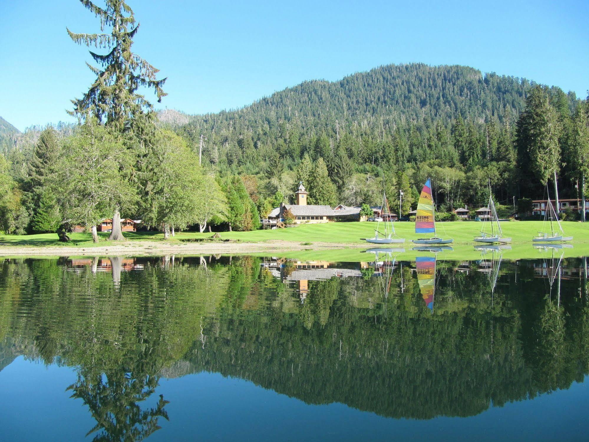 Rain Forest Resort Village Quinault Exterior photo